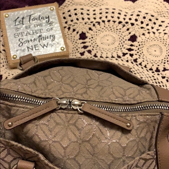 ROSETTI BRAND MEDIUM PURSE - Picture 3 of 4